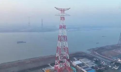 河钢板撑起世界最高输电铁塔